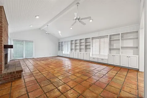 5643 Piping Rock Lane Houston TX 77056