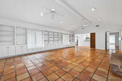 5643 Piping Rock Lane Houston TX 77056