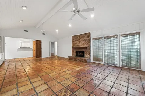 5643 Piping Rock Lane Houston TX 77056