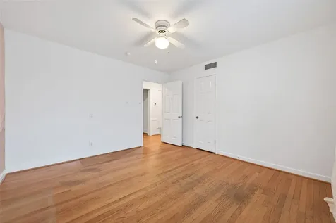 5643 Piping Rock Lane Houston TX 77056