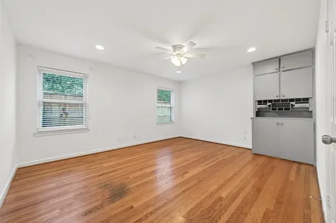 5643 Piping Rock Lane Houston TX 77056