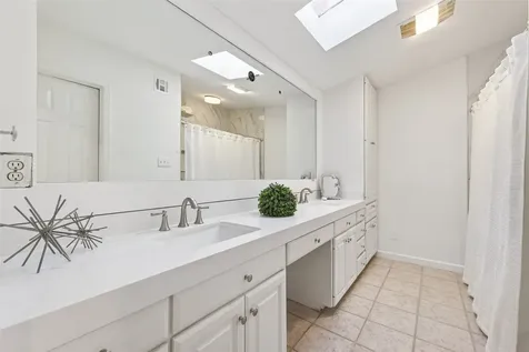 5643 Piping Rock Lane Houston TX 77056