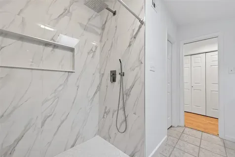 5643 Piping Rock Lane Houston TX 77056