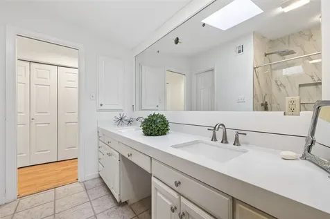 5643 Piping Rock Lane Houston TX 77056