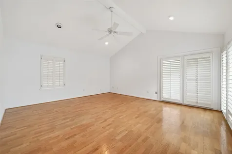 5643 Piping Rock Lane Houston TX 77056
