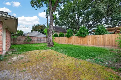 5643 Piping Rock Lane Houston TX 77056