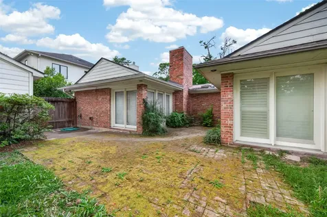 5643 Piping Rock Lane Houston TX 77056