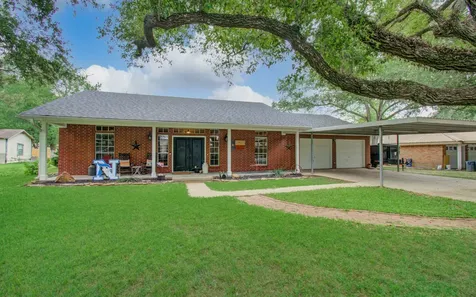 9501 Gene Street Needville TX 77461