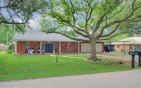 9501 Gene Street Needville TX 77461