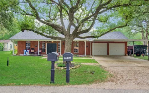 9501 Gene Street Needville TX 77461