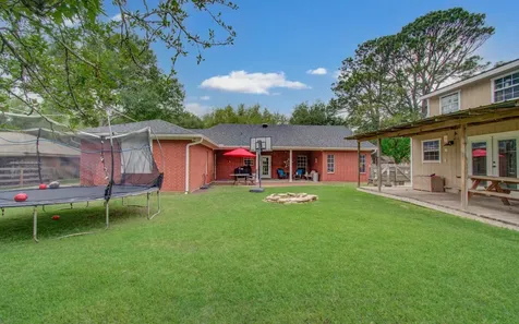9501 Gene Street Needville TX 77461