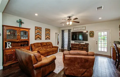 9501 Gene Street Needville TX 77461