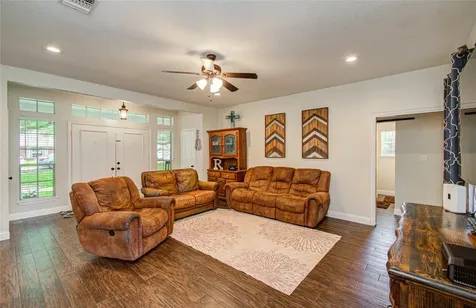 9501 Gene Street Needville TX 77461