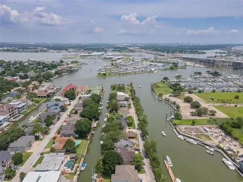 50 Lazy Lane Kemah TX 77565