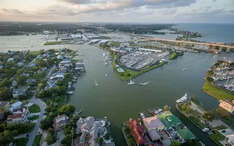 50 Lazy Lane Kemah TX 77565