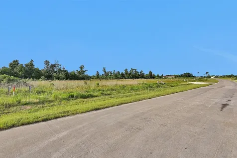 1610 Road 5702 Cleveland TX 77327