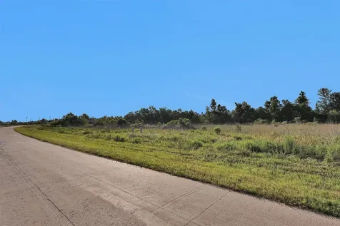 1610 Road 5702 Cleveland TX 77327