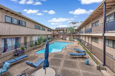 3809 N Braeswood Boulevard 30 Houston TX 77025
