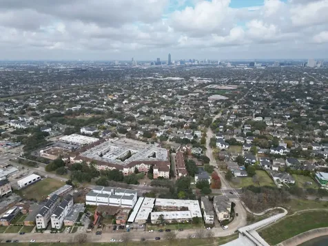 3809 N Braeswood Boulevard 30 Houston TX 77025