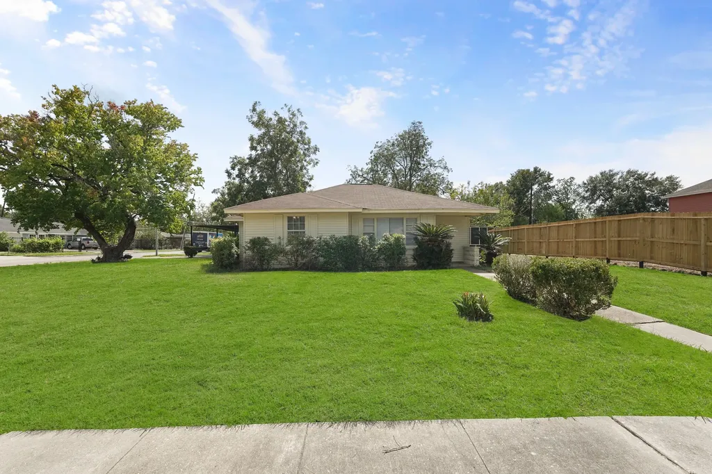 5966 Doulton Drive Houston TX 77033