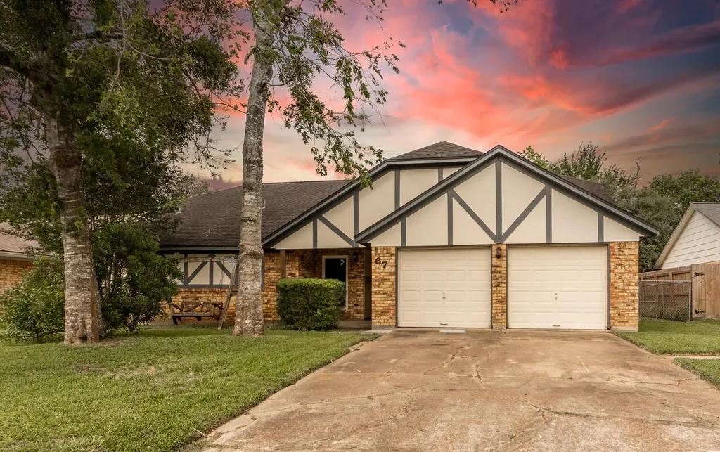 67 Sweetgum Court Lake Jackson TX 77566