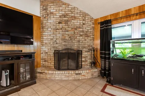 67 Sweetgum Court Lake Jackson TX 77566