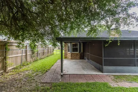 67 Sweetgum Court Lake Jackson TX 77566