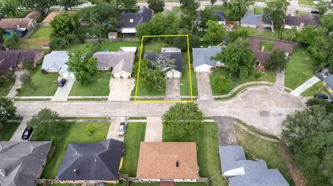 67 Sweetgum Court Lake Jackson TX 77566