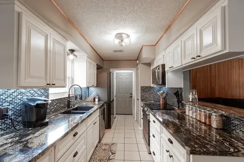 67 Sweetgum Court Lake Jackson TX 77566