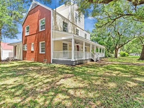 230 9th Avenue Texas City TX 77590