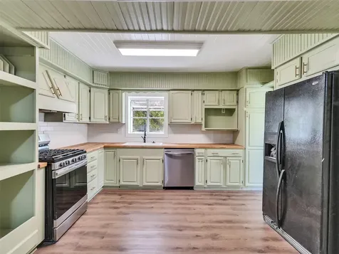 230 9th Avenue Texas City TX 77590