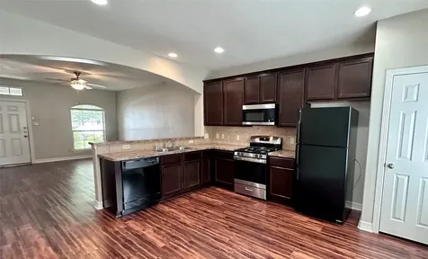 49 Woodland Hills Drive B Conroe TX 77303