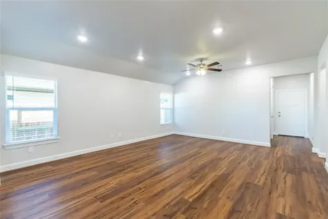 819 Roosevelt Navasota TX 77868
