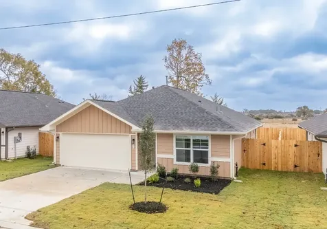 819 Roosevelt Navasota TX 77868