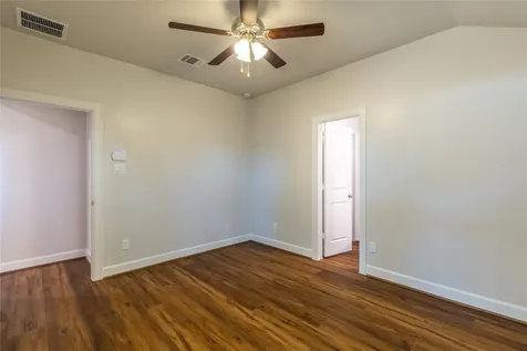 819 Roosevelt Navasota TX 77868