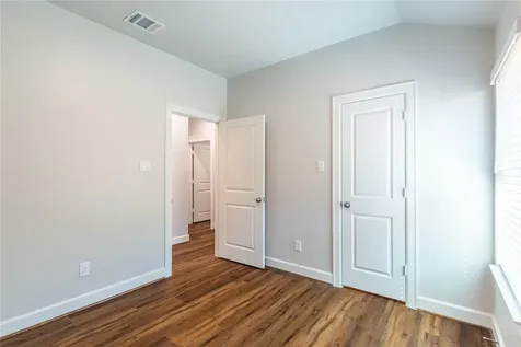 819 Roosevelt Navasota TX 77868