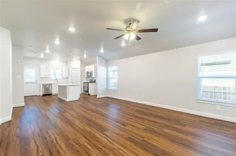 819 Roosevelt Navasota TX 77868