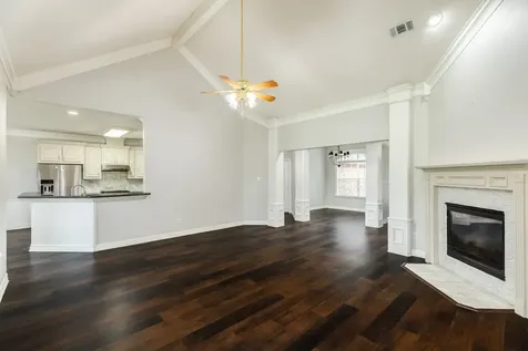 900 Enchanted Oaks Drive Angleton TX 77515