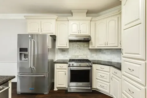 900 Enchanted Oaks Drive Angleton TX 77515