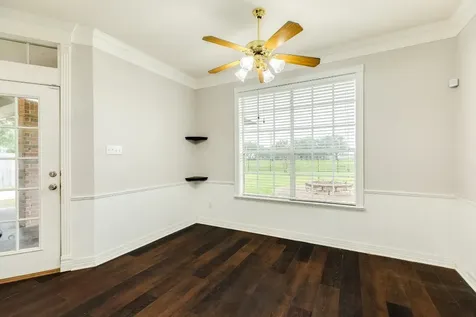 900 Enchanted Oaks Drive Angleton TX 77515