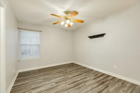 900 Enchanted Oaks Drive Angleton TX 77515