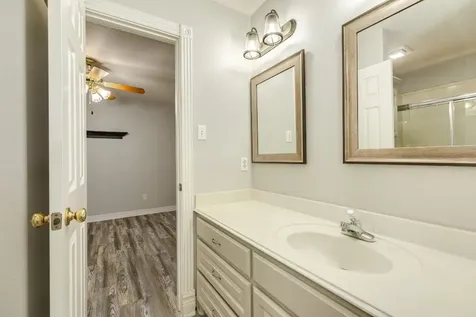 900 Enchanted Oaks Drive Angleton TX 77515