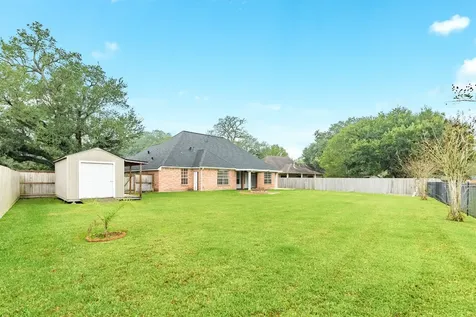900 Enchanted Oaks Drive Angleton TX 77515