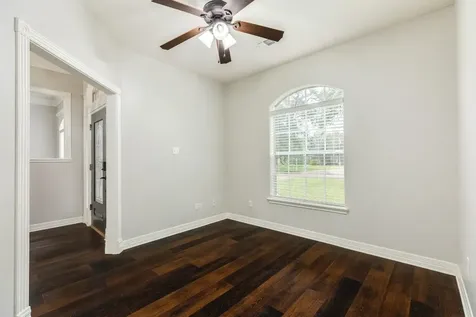 900 Enchanted Oaks Drive Angleton TX 77515