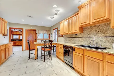 4316 Caduceus Place Galveston TX 77550