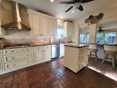 709 Palmer Drive Conroe TX 77302