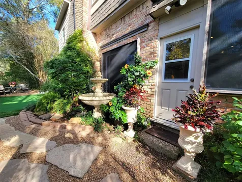 709 Palmer Drive Conroe TX 77302