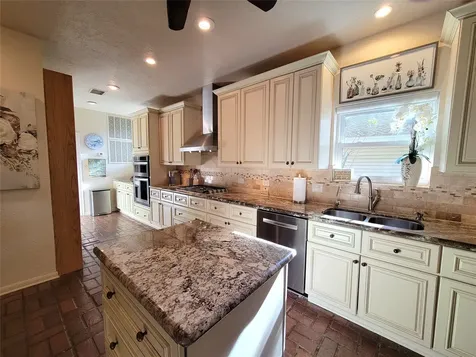 709 Palmer Drive Conroe TX 77302