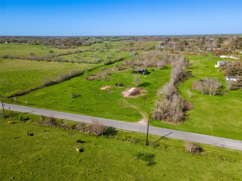 7522 S F Austin Jones Creek TX 77541