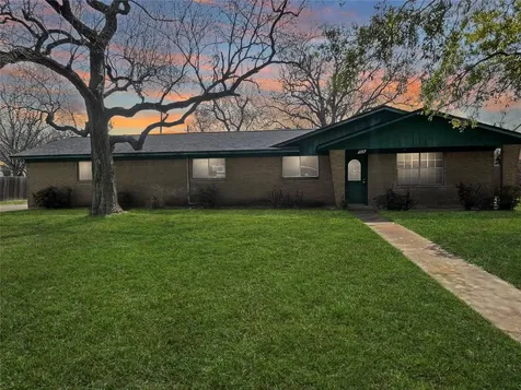 109 Poppy Street Lake Jackson TX 77566